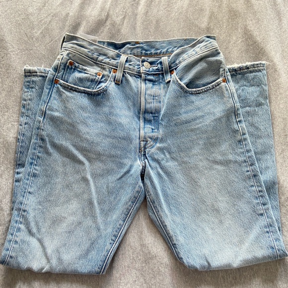 Levi’s and Frame jeans sales $20 per pair - Picture 11 of 12